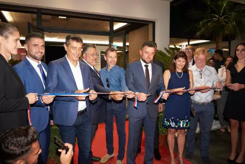 Inauguration du showroom - ruban coupé